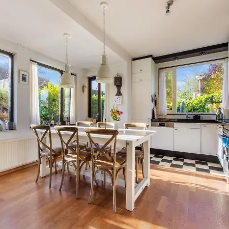 Modern Holiday In With Roofed Terrace * Monnickendam
