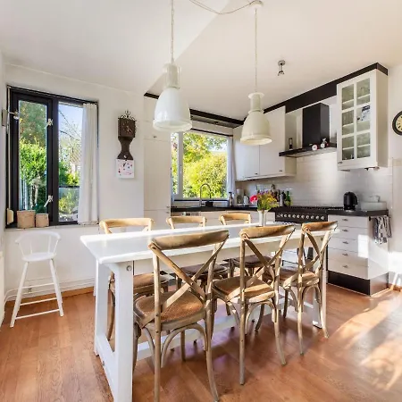 Modern Holiday In With Roofed Terrace * Monnickendam