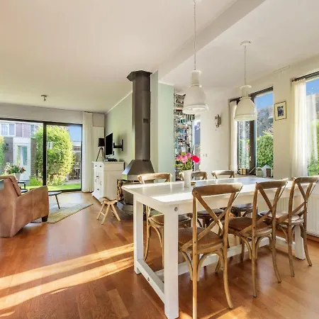 Сasa de vacaciones Modern Holiday In With Roofed Terrace *